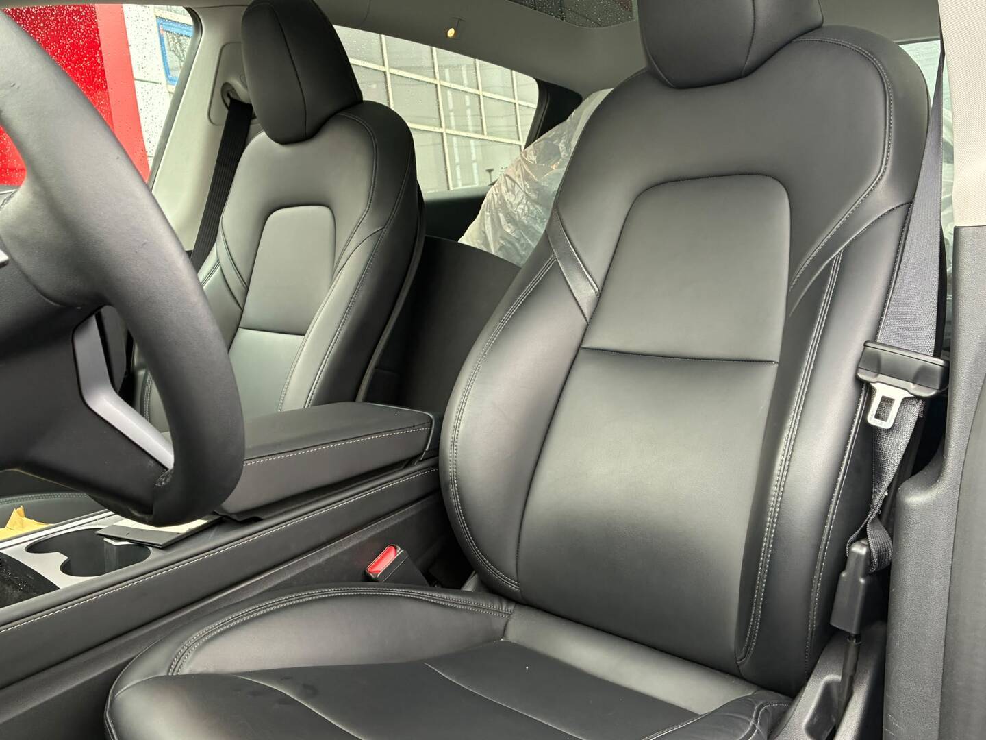 Tesla - Model Y - Long Range - Maastoauto