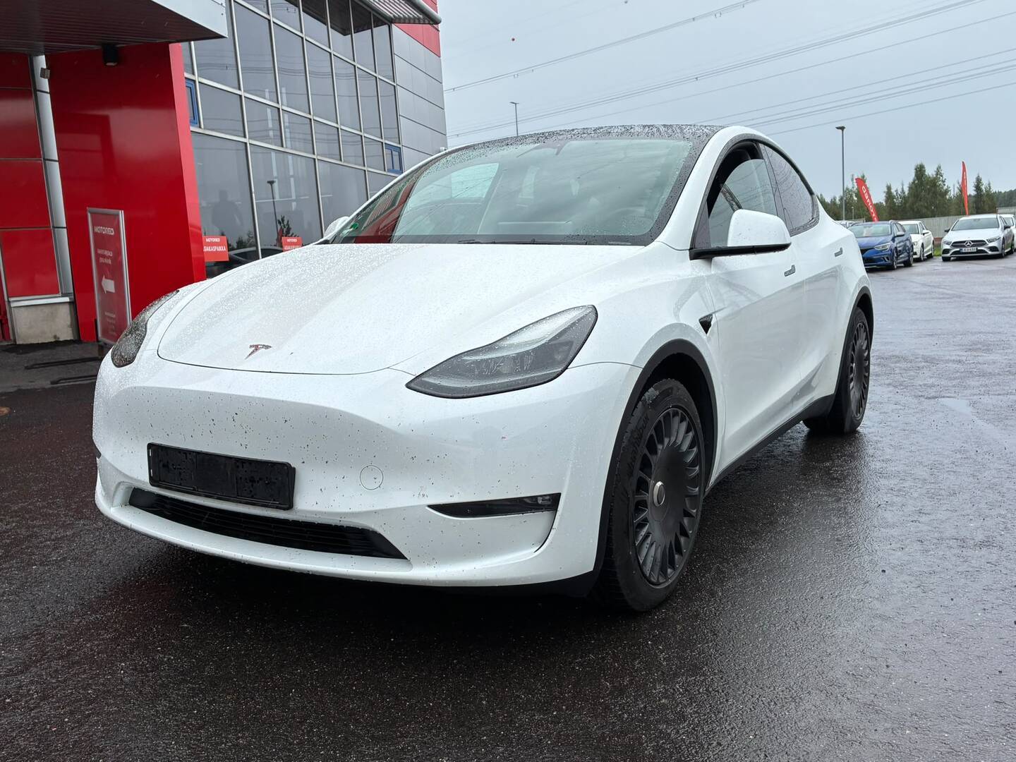Tesla - Model Y - Long Range - Maastoauto