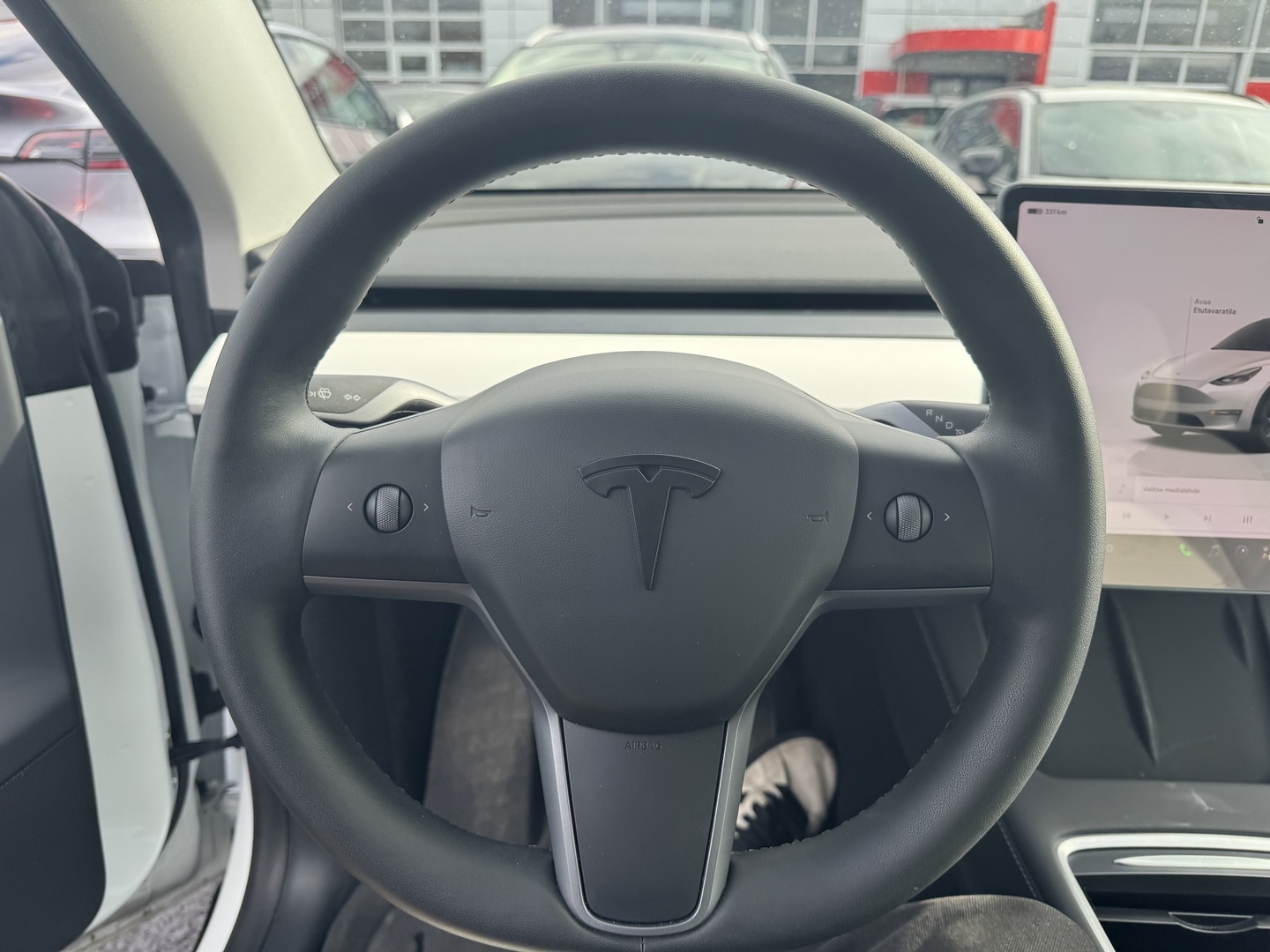 Tesla - Model Y - Long Range - Maastoauto