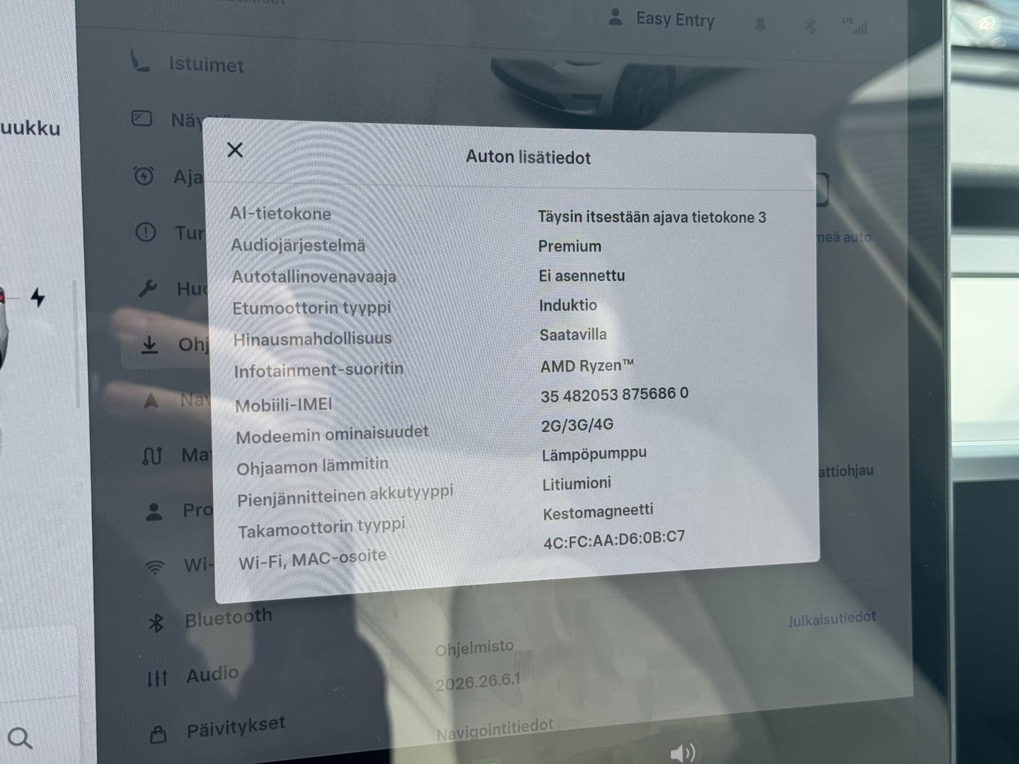 Tesla - Model Y - Long Range - Maastoauto