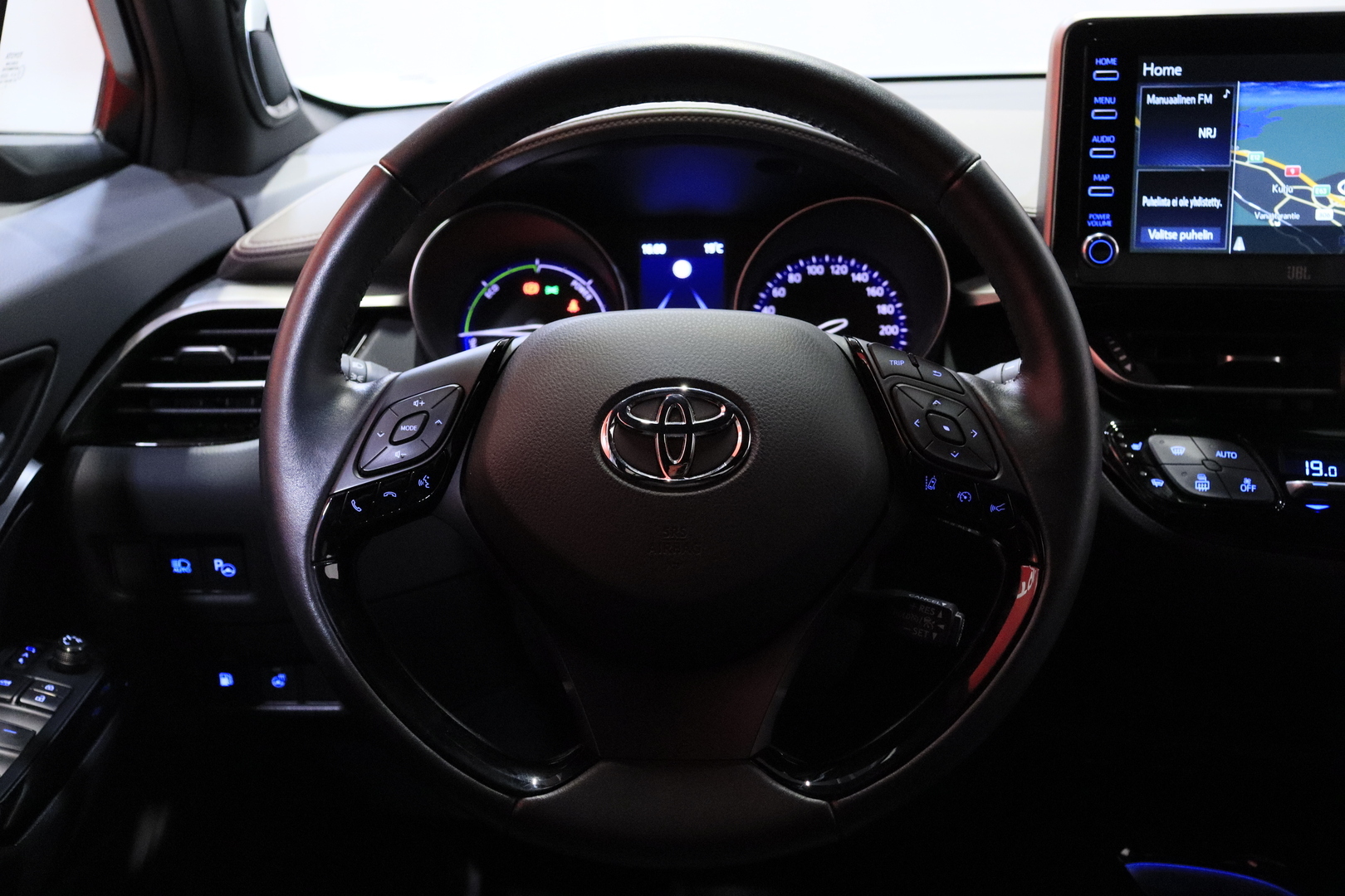 Toyota - C-HR - 1,8 Hybrid Premium - Maastoauto