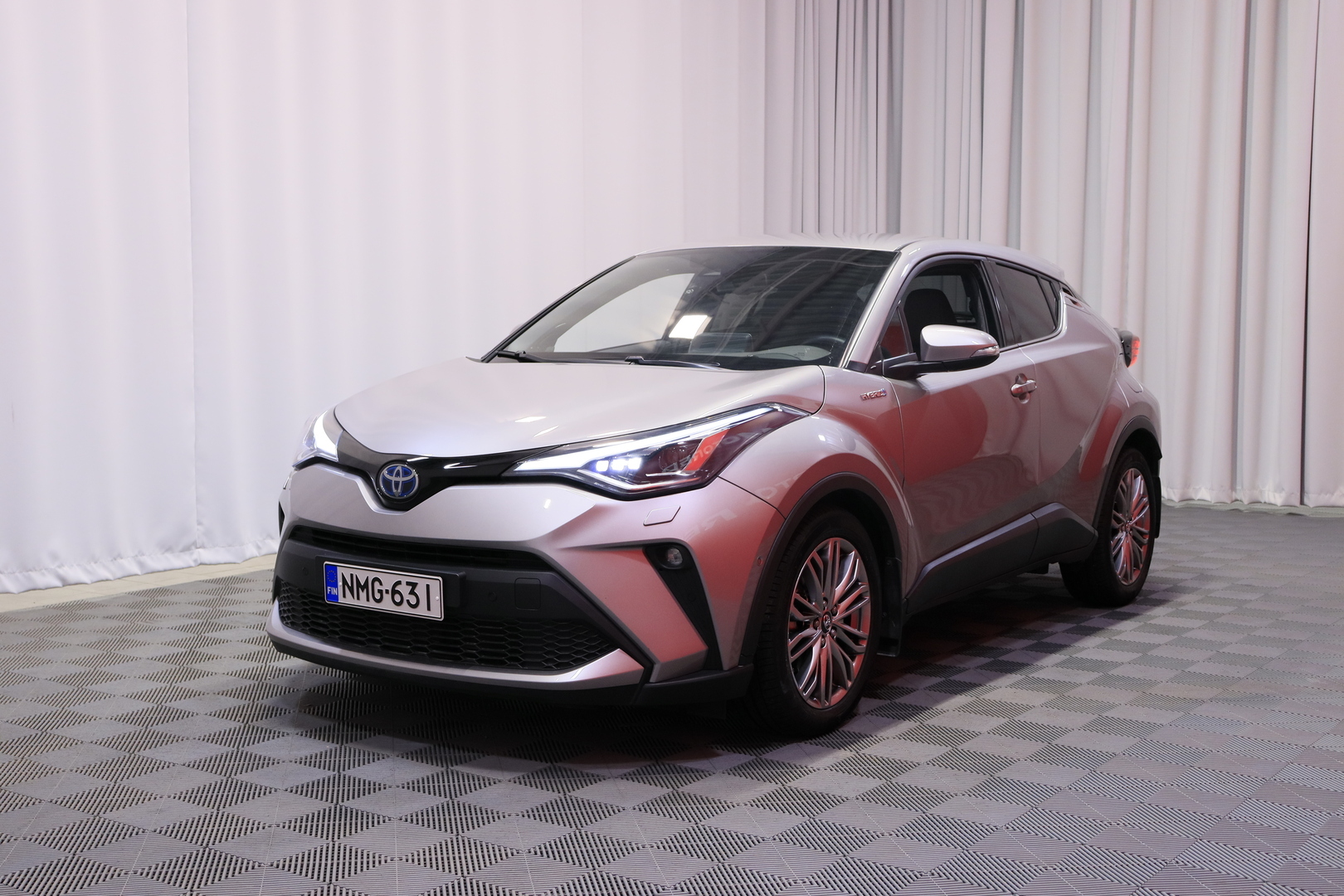 Toyota - C-HR - 1,8 Hybrid Premium - Maastoauto