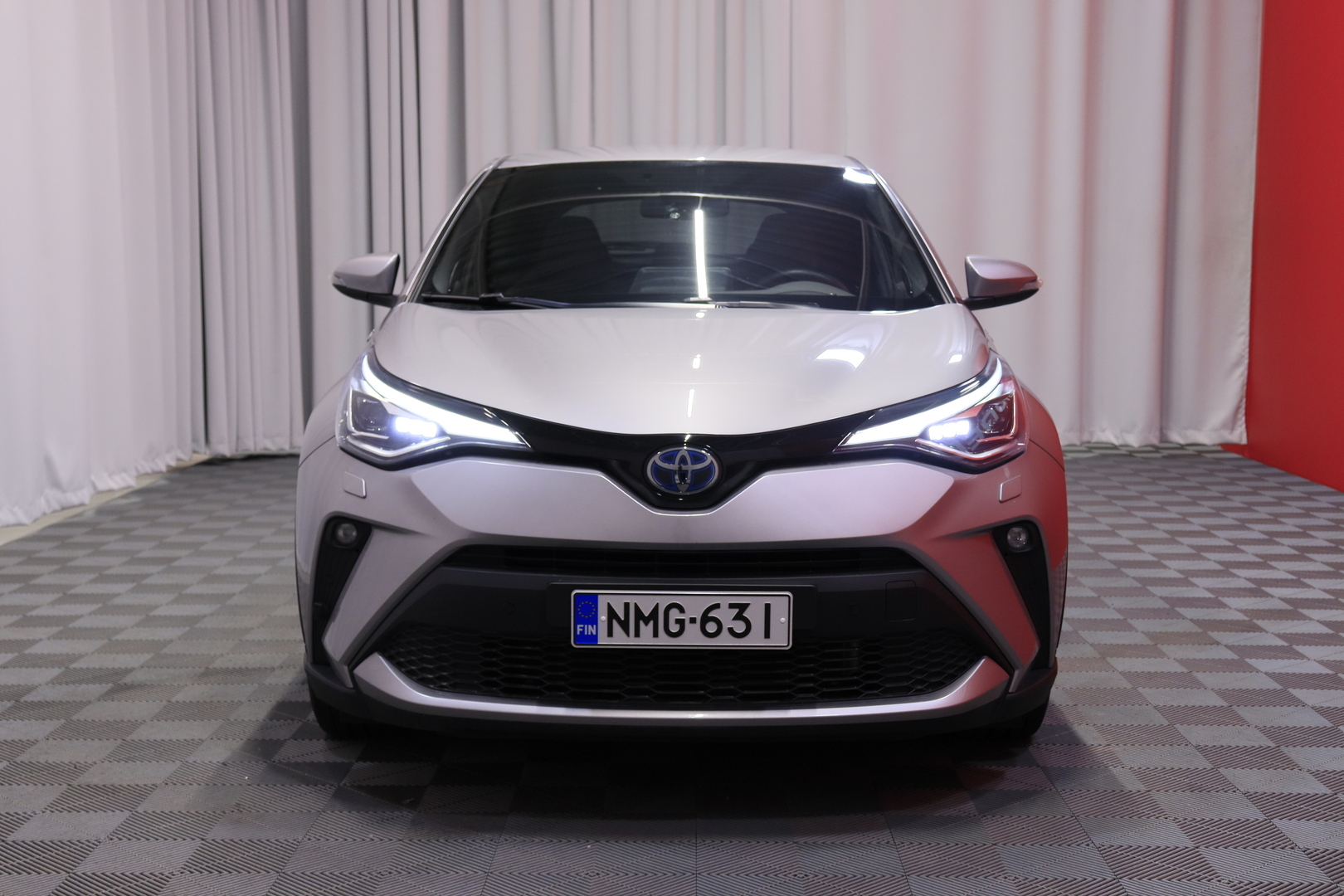 Toyota - C-HR - 1,8 Hybrid Premium - Maastoauto
