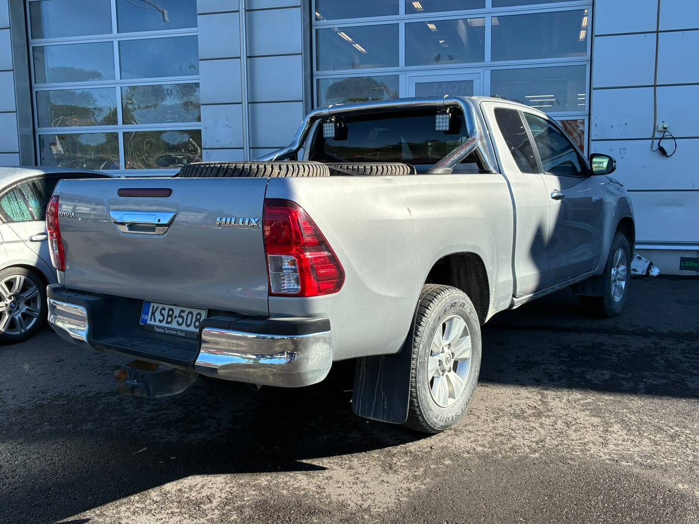 Toyota - Hilux - Extra Cab 2,4 D-4D 150 4WD Active - Avolava