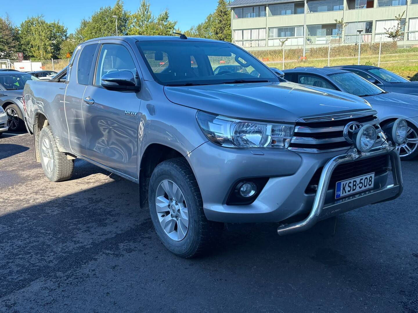 Toyota - Hilux - Extra Cab 2,4 D-4D 150 4WD Active - Avolava
