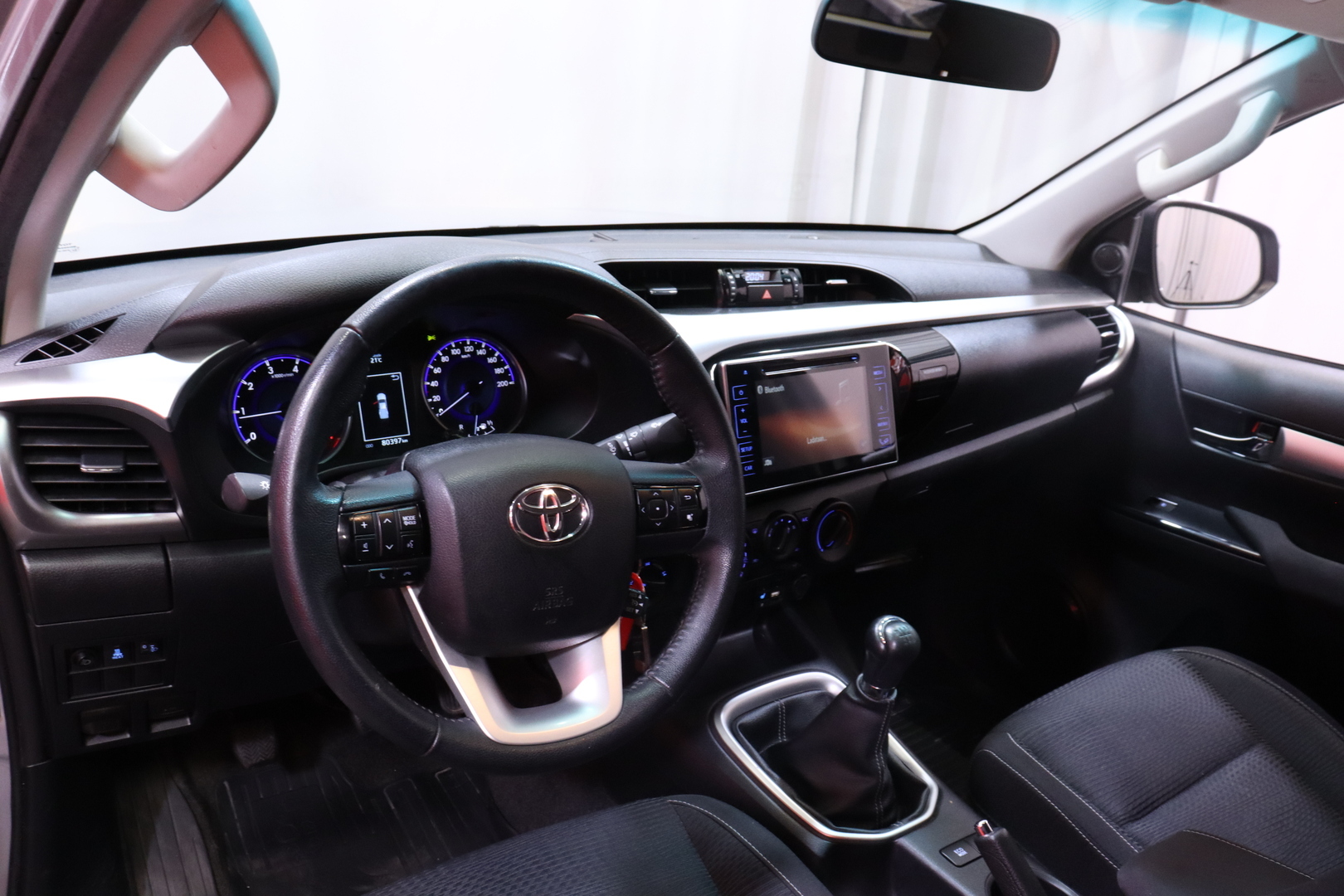Toyota - Hilux - Extra Cab 2,4 D-4D 150 4WD Active - Avolava