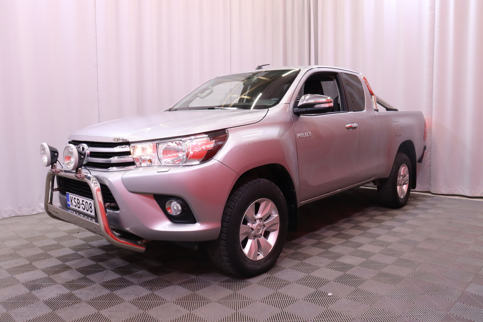 Toyota - Hilux - Extra Cab 2,4 D-4D 150 4WD Active - Avolava