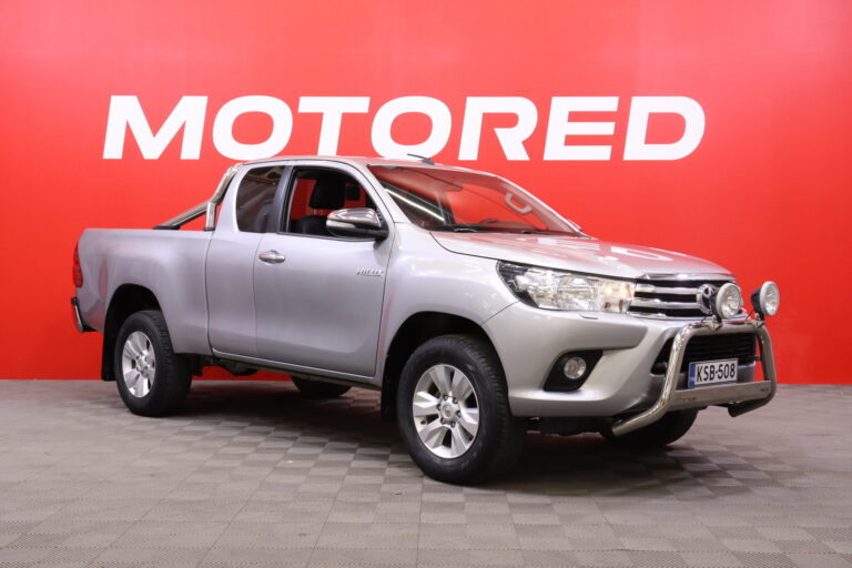 Toyota - Hilux - Extra Cab 2,4 D-4D 150 4WD Active - Avolava