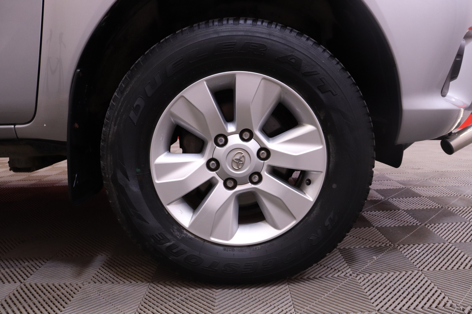 Toyota - Hilux - Extra Cab 2,4 D-4D 150 4WD Active - Avolava