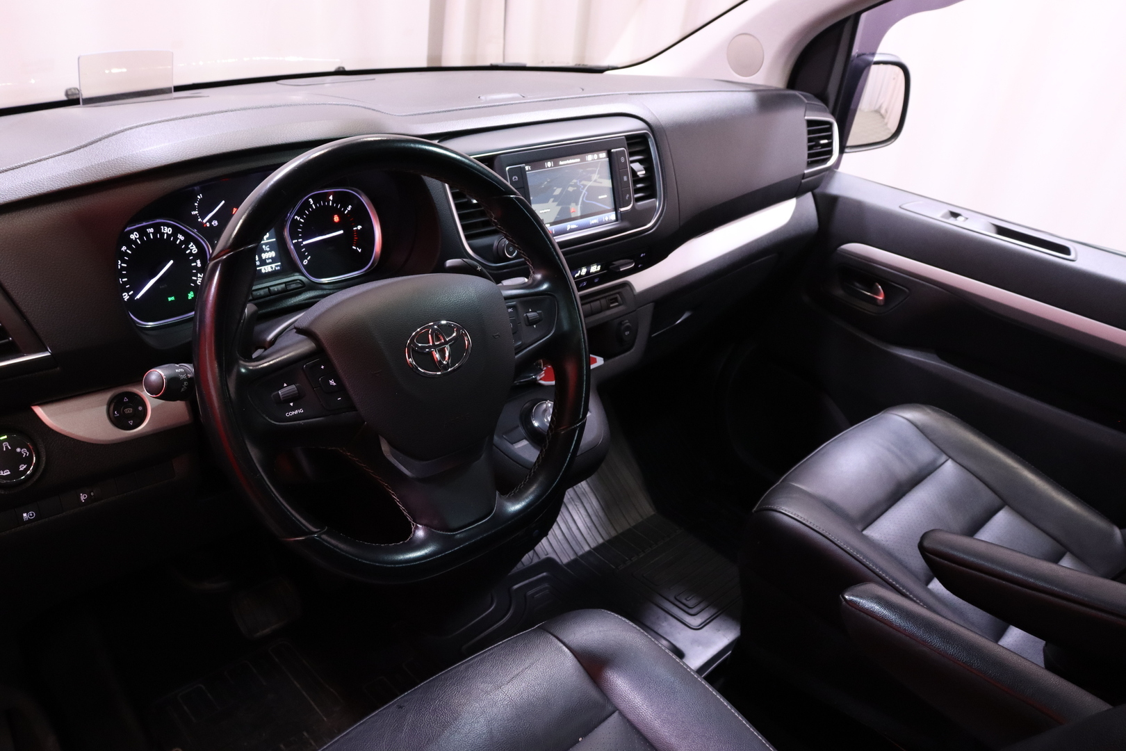 Toyota - Proace Verso - Family L2 2,0 D 180 Automaatti - Tila-auto