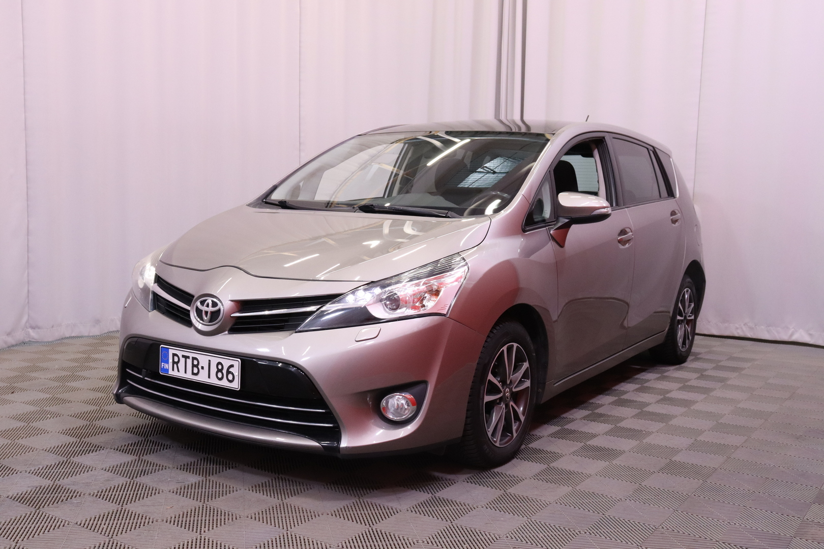 Toyota Verso 1,6 D-4D Active 7p 2015, kuva 6/33