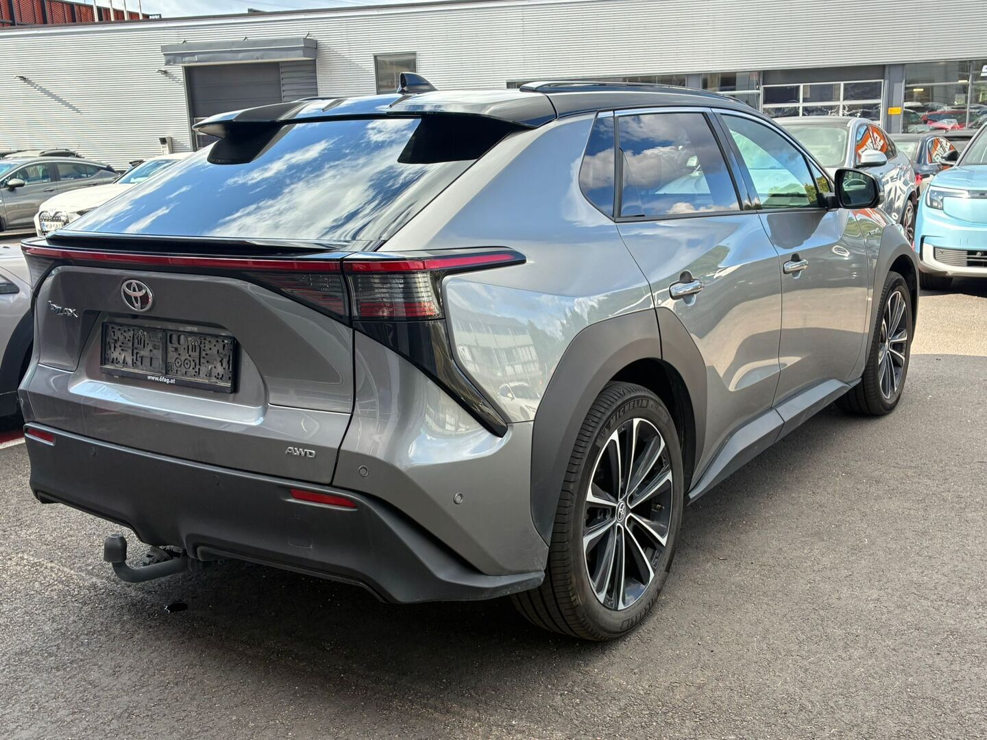Toyota - bZ4X - Premium AWD - Maastoauto