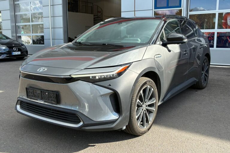Toyota - bZ4X - Premium AWD - Maastoauto