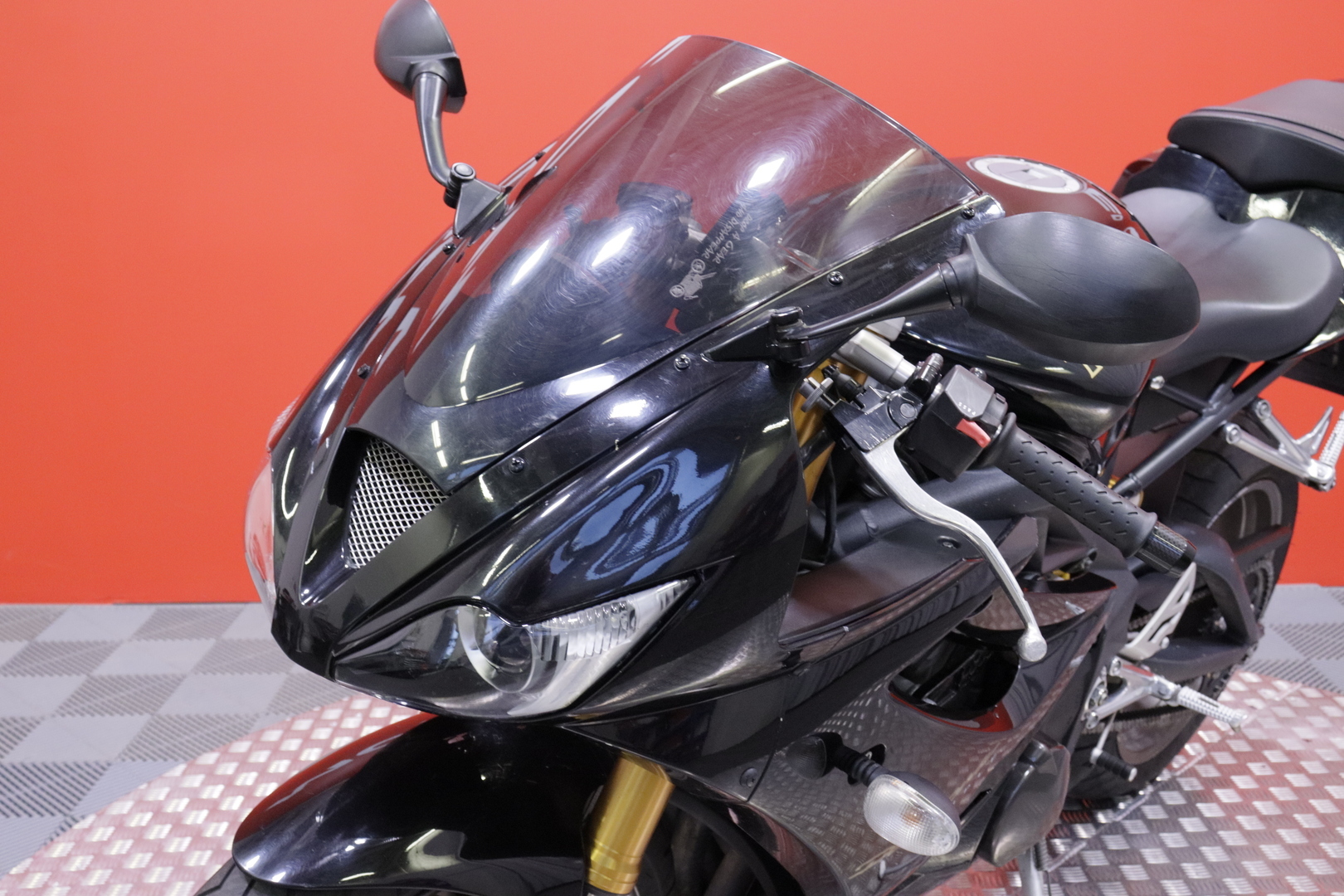 Triumph - Daytona - 675 // Led-takavalo / Suomi-pyörä // - Moottoripyörä