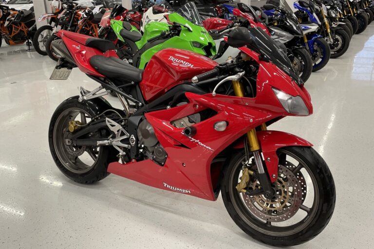 Triumph - Daytona - 675 // Juuri tullut! / Hieno! // - Moottoripyörä