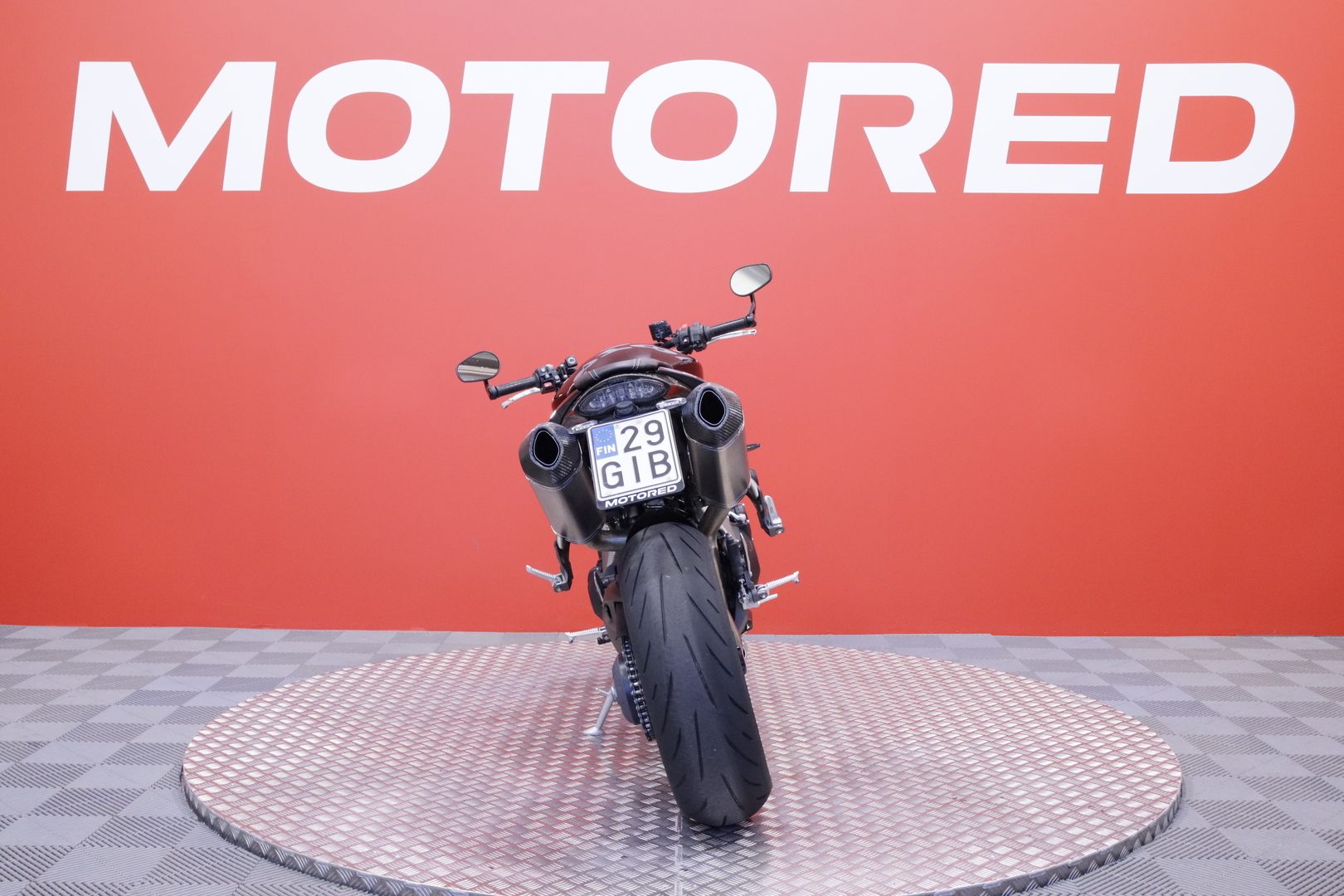Triumph - SPEED TRIPLE - 1050 S // Suomipyörä / Huoltokirja / Arrow // - Moottoripyörä