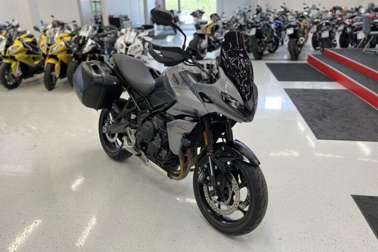 Triumph - TIGER - 660 Sport // Huoltokirja / Suomi-pyörä / Sivulaukut / Shifter // - Moottoripyörä