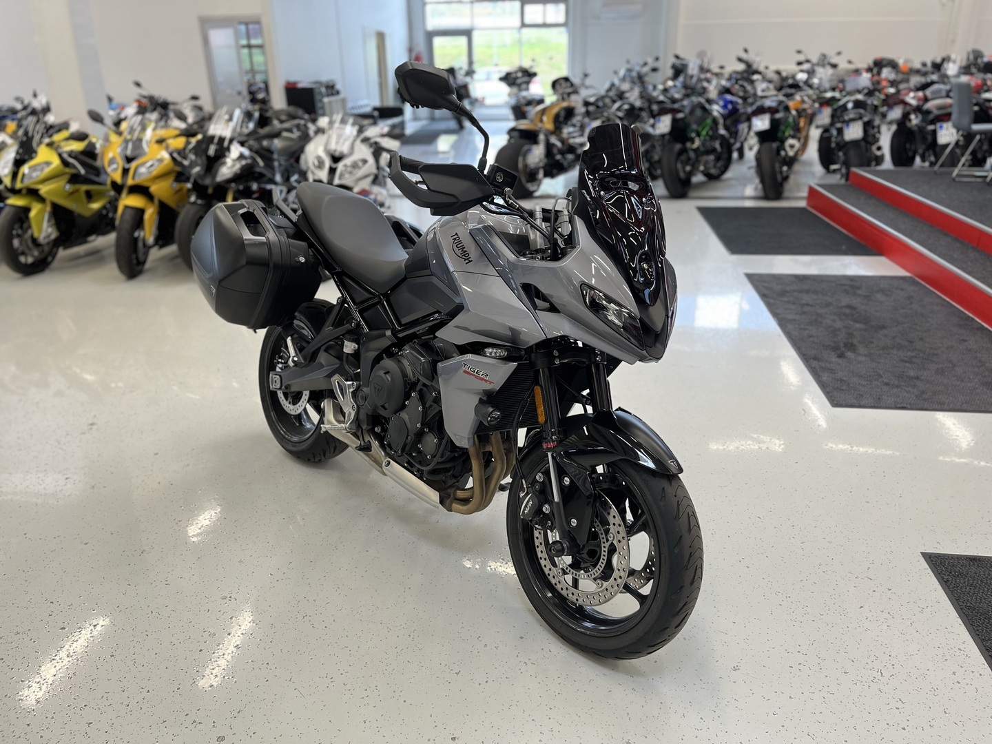 Triumph - TIGER - 660 Sport // Huoltokirja / Suomi-pyörä / Sivulaukut / Shifter // - Moottoripyörä