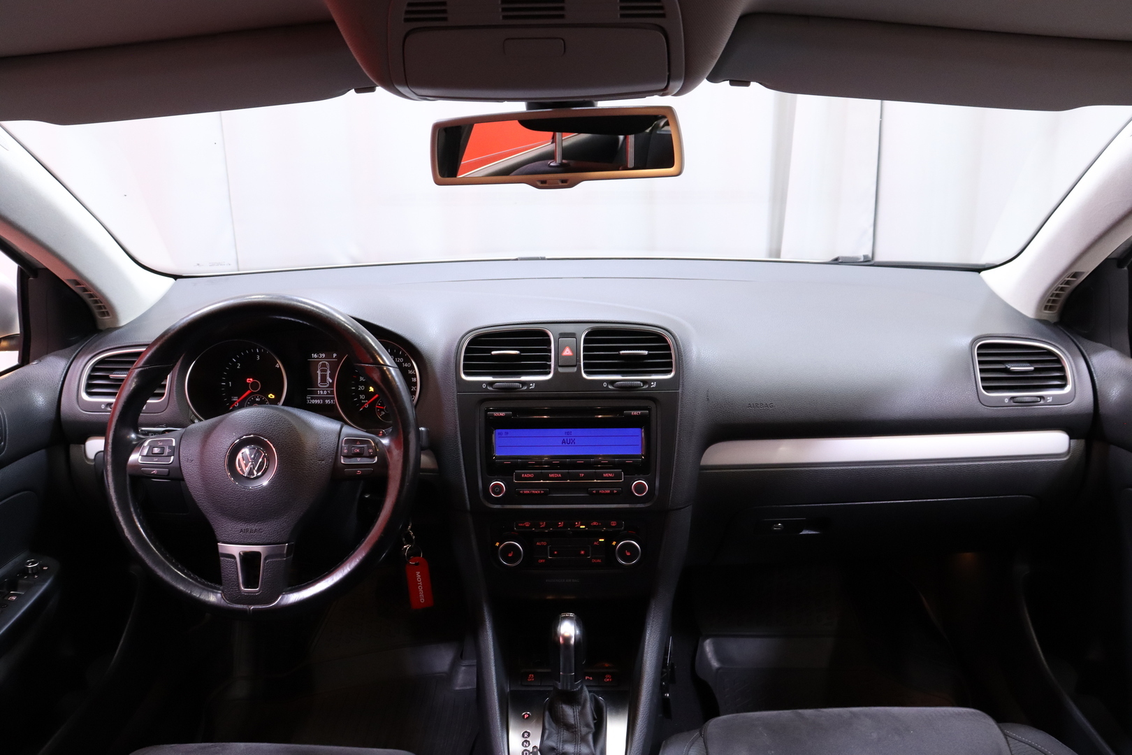 Volkswagen - Golf - Variant Highline 1,6 TDI 77 kW (105 hv) BlueMotion Technology DSG-automaatti - Farmari