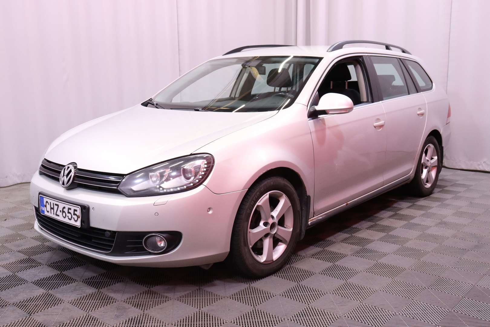 Volkswagen - Golf - Variant Highline 1,6 TDI 77 kW (105 hv) BlueMotion Technology DSG-automaatti - Farmari
