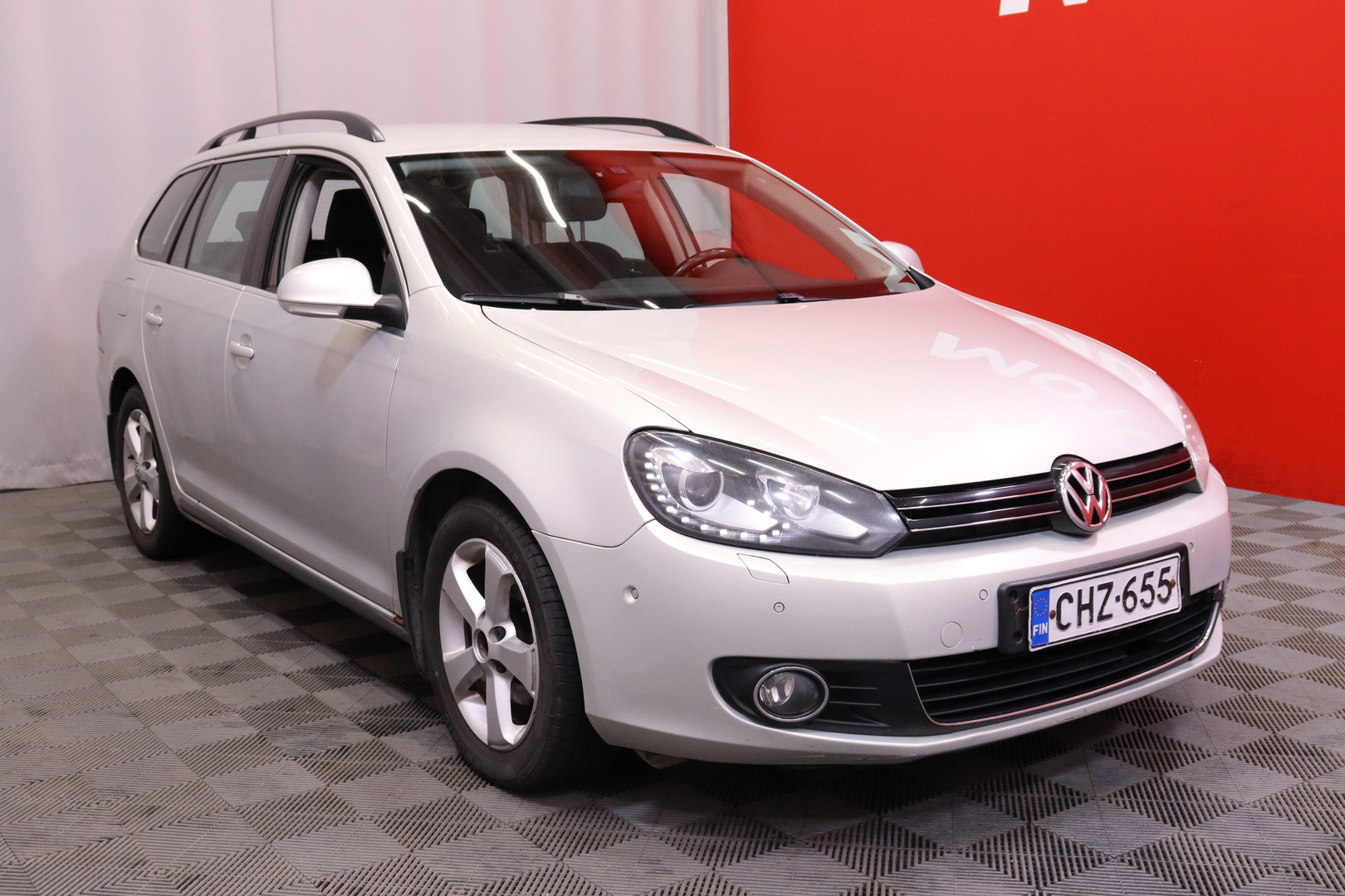 Volkswagen - Golf - Variant Highline 1,6 TDI 77 kW (105 hv) BlueMotion Technology DSG-automaatti - Farmari