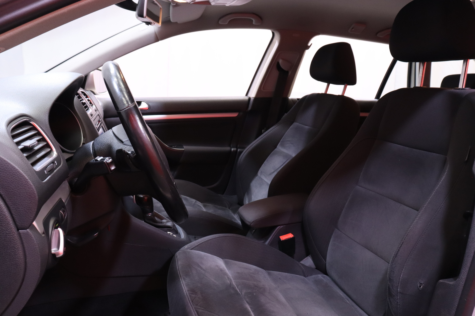 Volkswagen - Golf - Variant Highline 1,6 TDI 77 kW (105 hv) BlueMotion Technology DSG-automaatti - Farmari