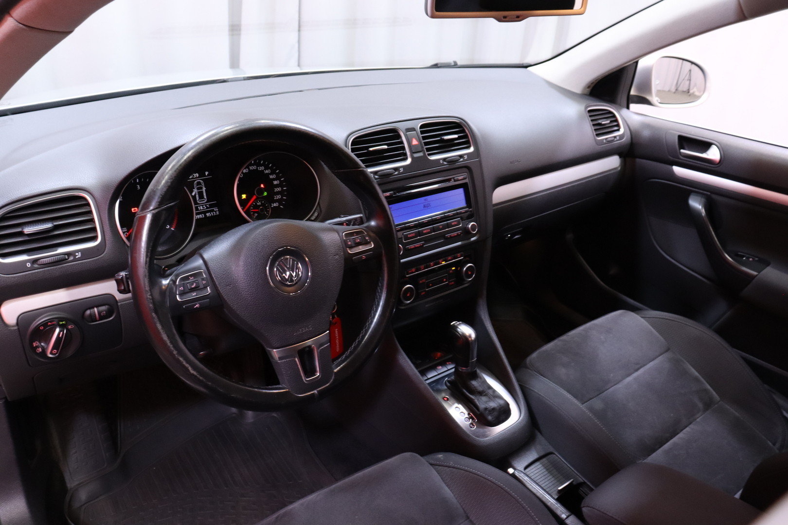 Volkswagen - Golf - Variant Highline 1,6 TDI 77 kW (105 hv) BlueMotion Technology DSG-automaatti - Farmari