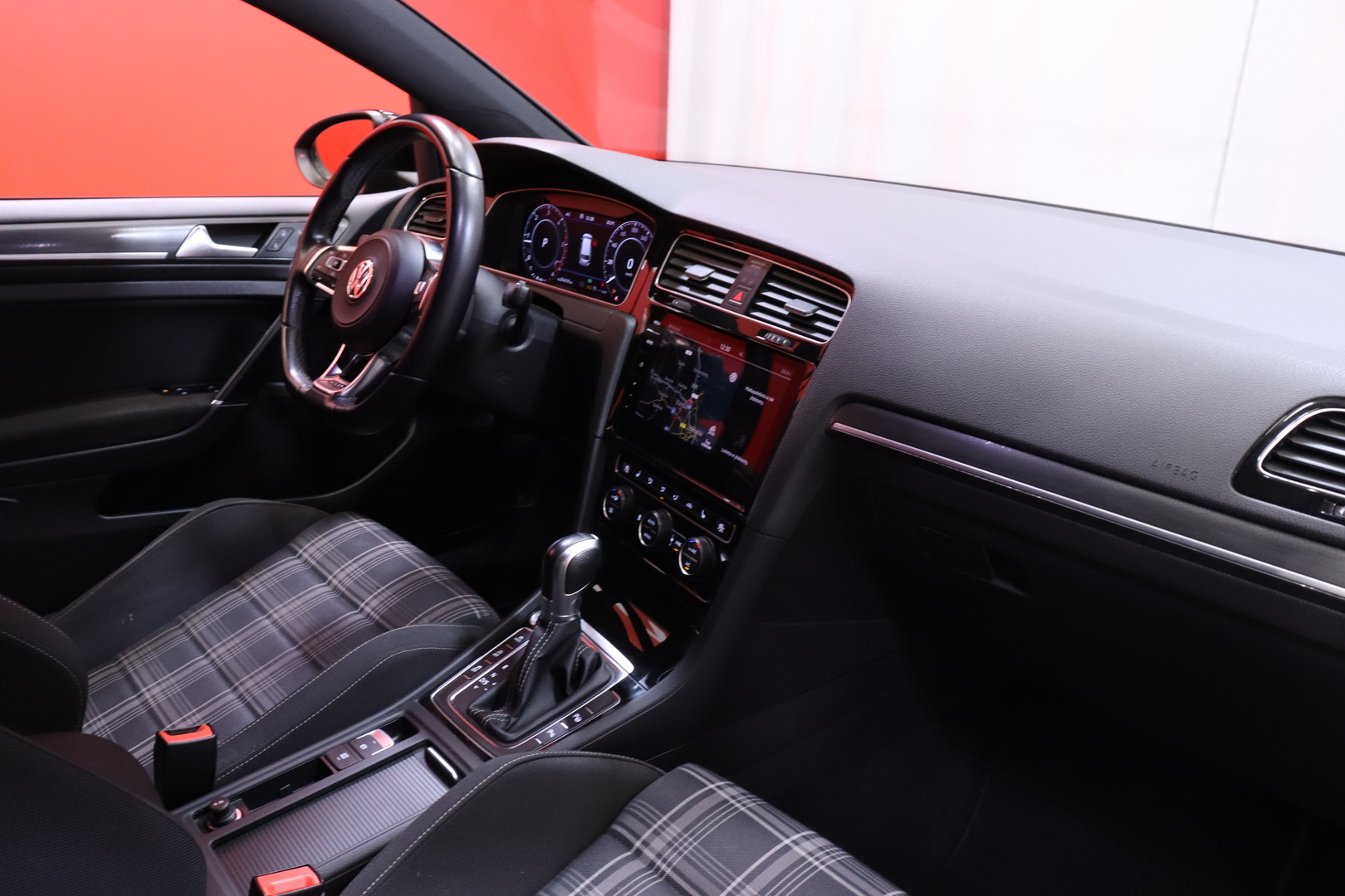 Volkswagen - Golf - Variant GTD 2,0 TDI 135 kW (184 hv) DSG-automaatti - Farmari