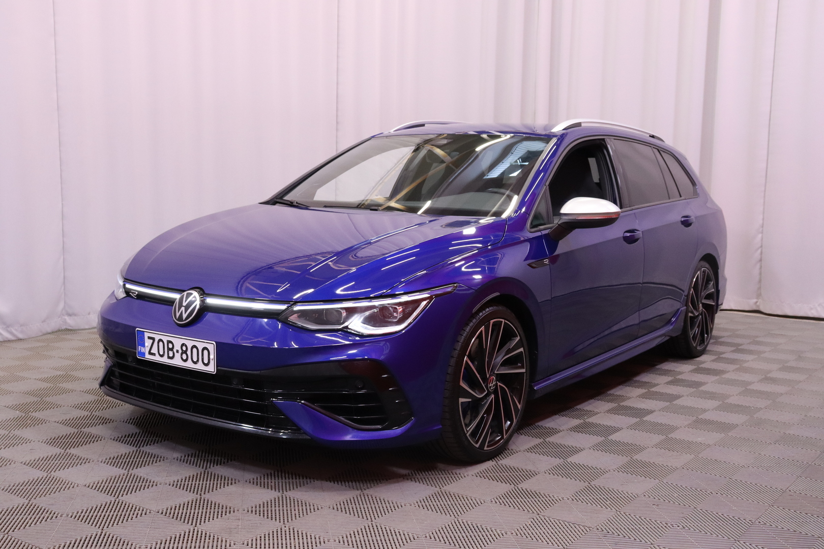 Volkswagen - Golf - Variant R 2,0 TSI 235 kW 4MOTION DSG-automaatti - Farmari