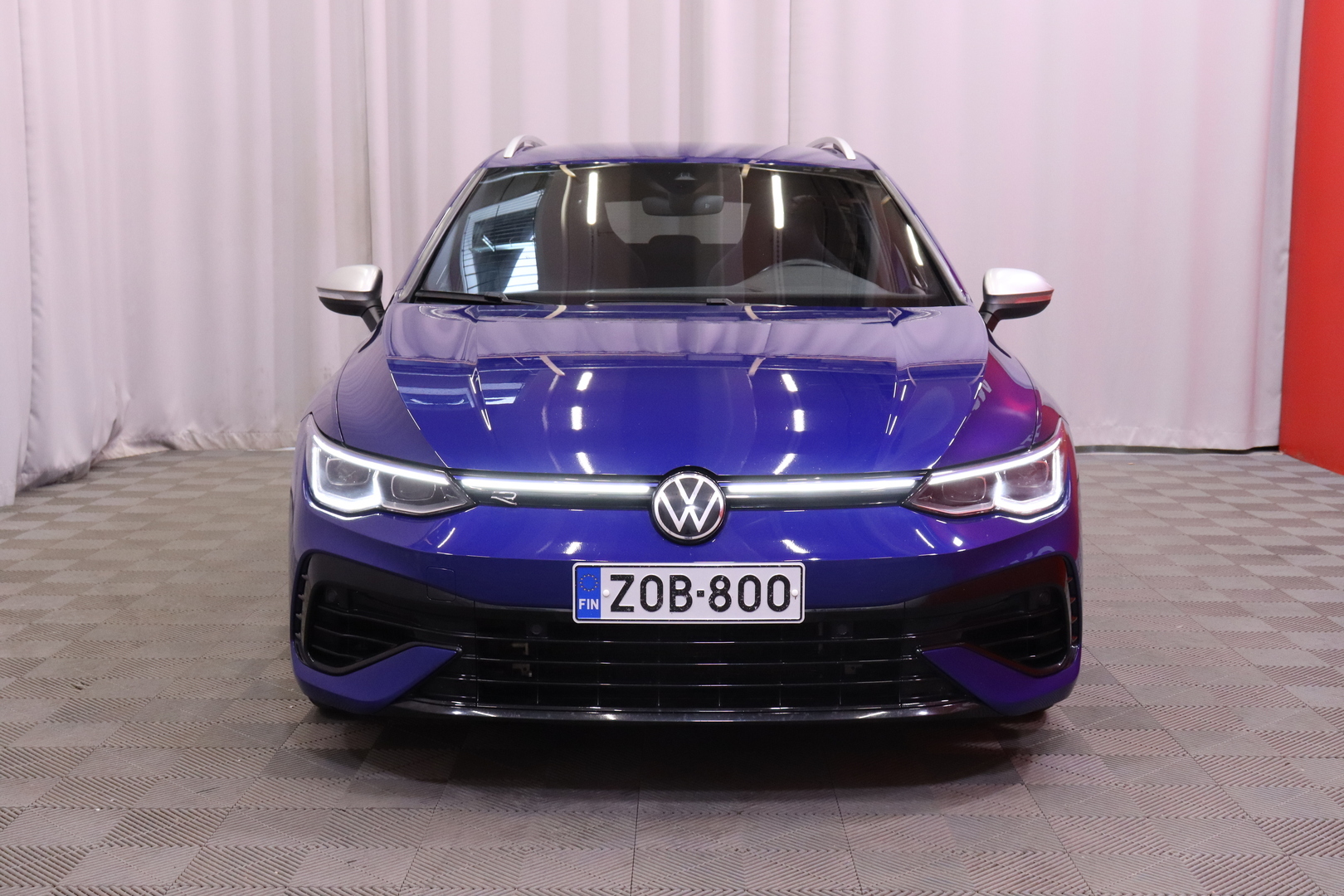Volkswagen - Golf - Variant R 2,0 TSI 235 kW 4MOTION DSG-automaatti - Farmari