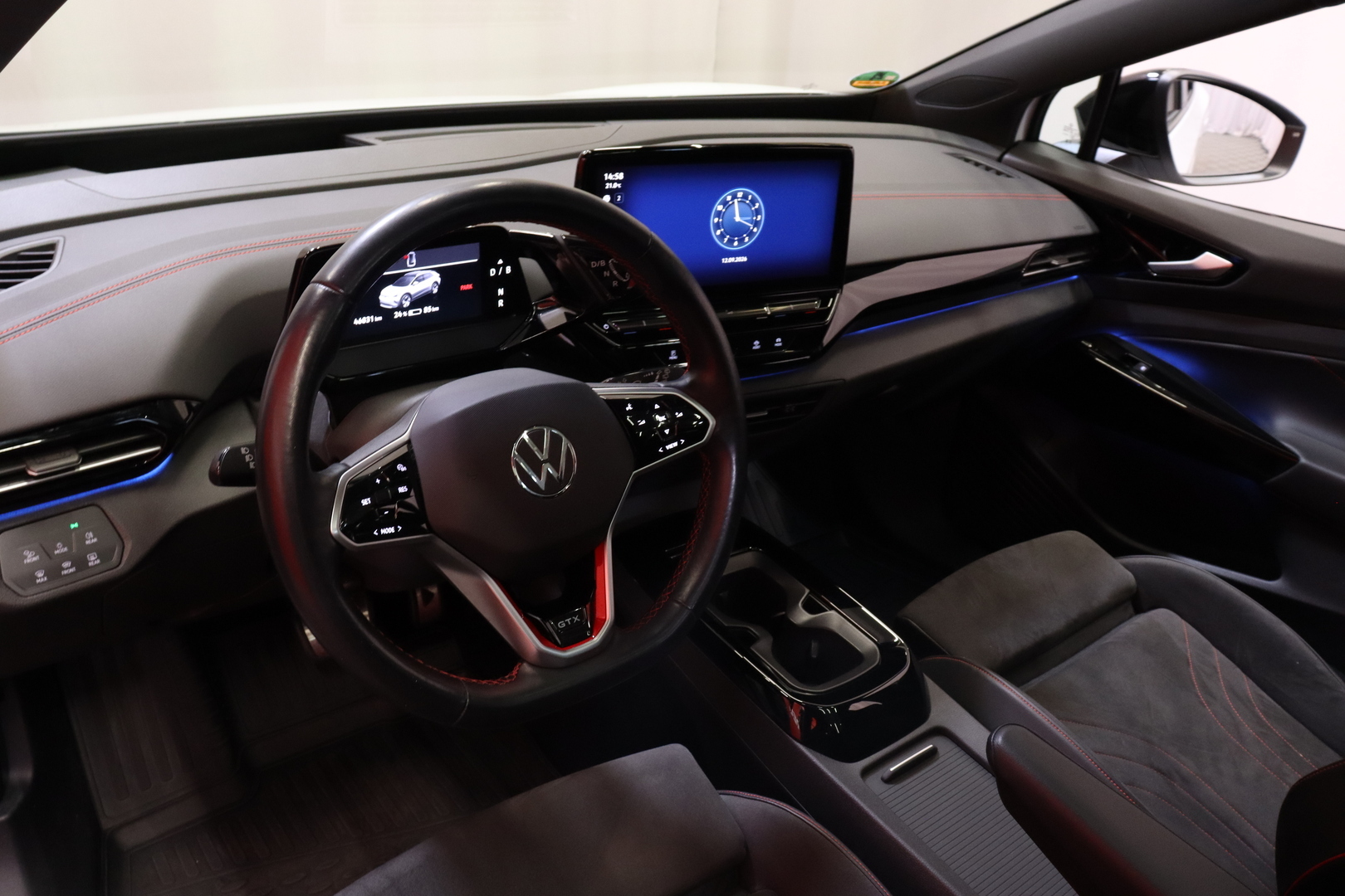 Volkswagen - ID.4 - GTX 4MOTION Business Max Edition akku 77 kWh - Maastoauto