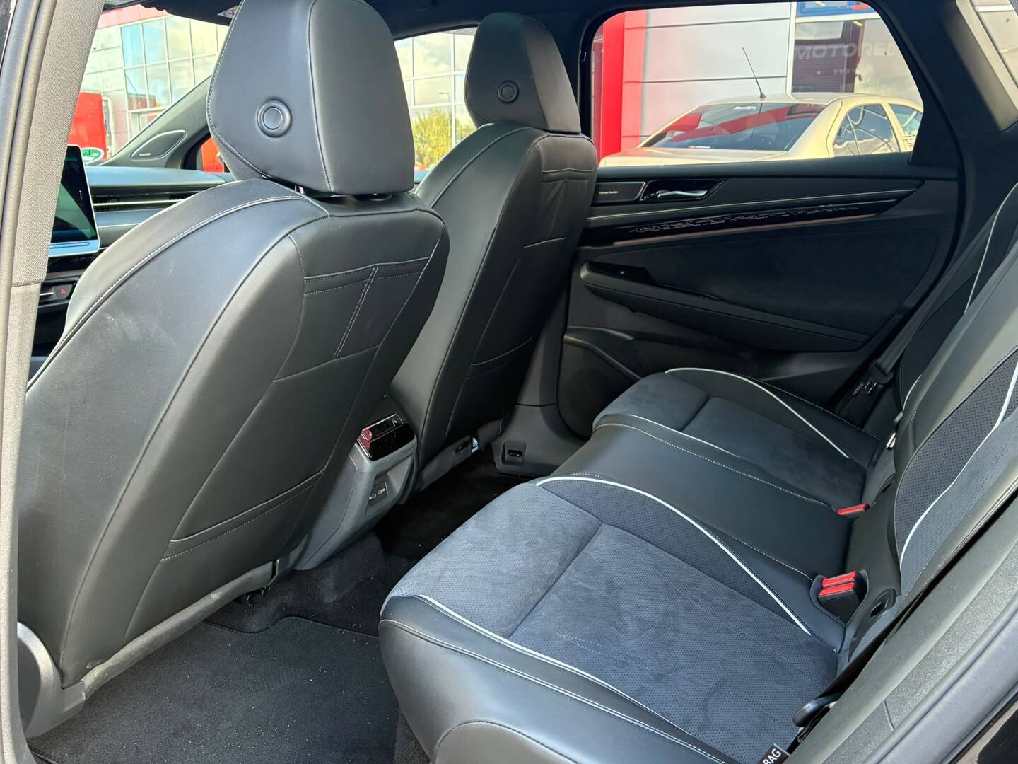 Volkswagen - ID.7 - Pro S Elegance 210 kW Akku 86 kWh - Viistoperä