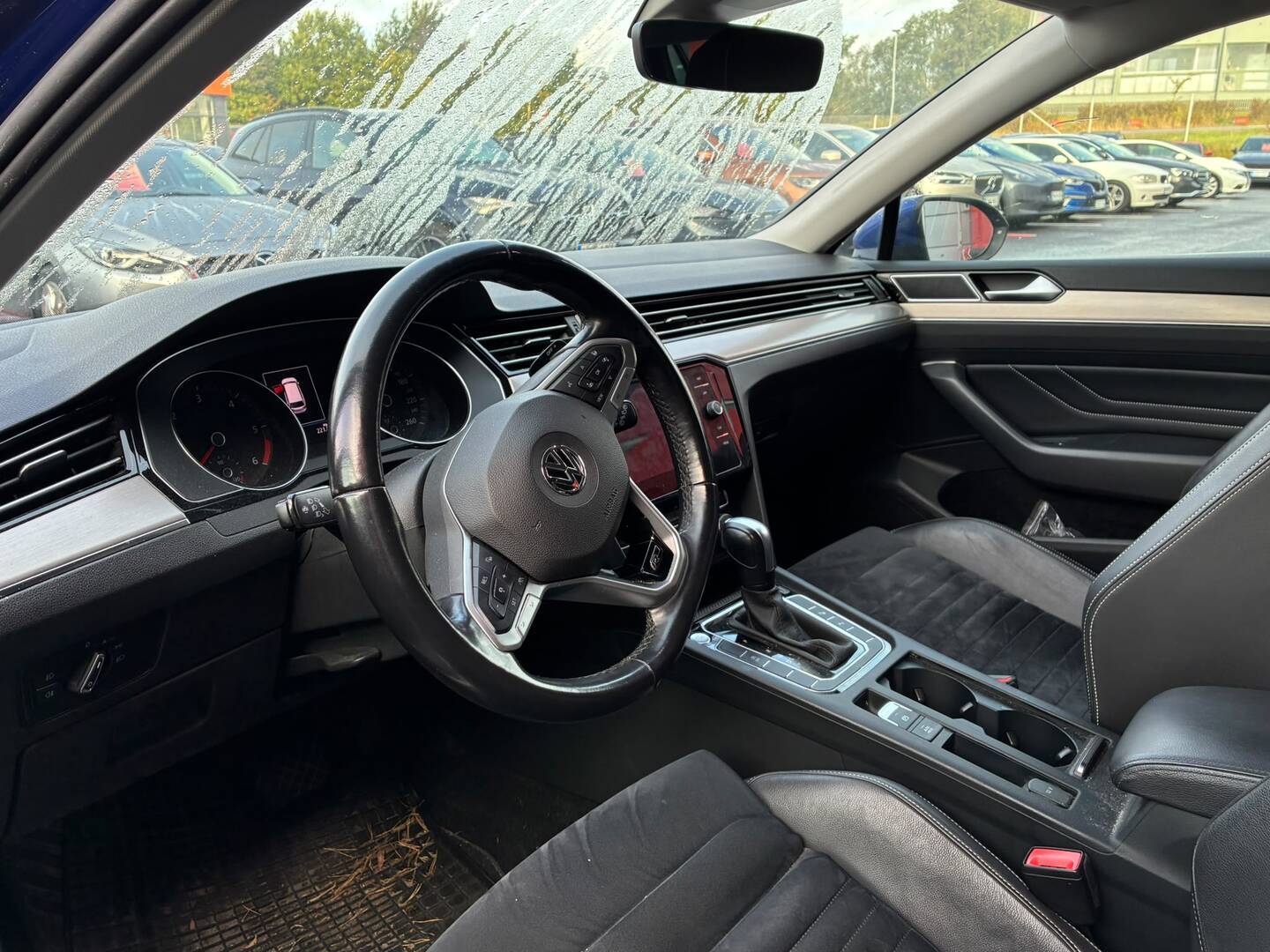 Volkswagen - Passat - Variant R-Line 2,0 TDI EVO SCR 110 kW DSG-automaatti - Farmari