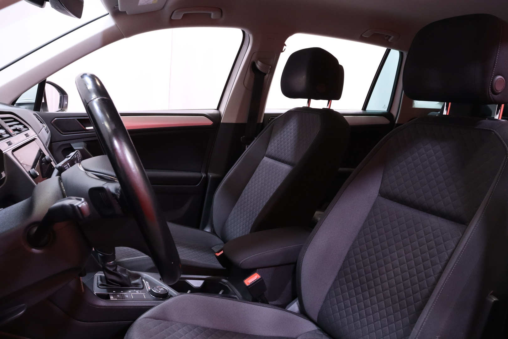Volkswagen - Tiguan - Comfortline 1,4 TSI 110 kW (150 hv) 4MOTION DSG-automaatti Winter Edition - Maastoauto