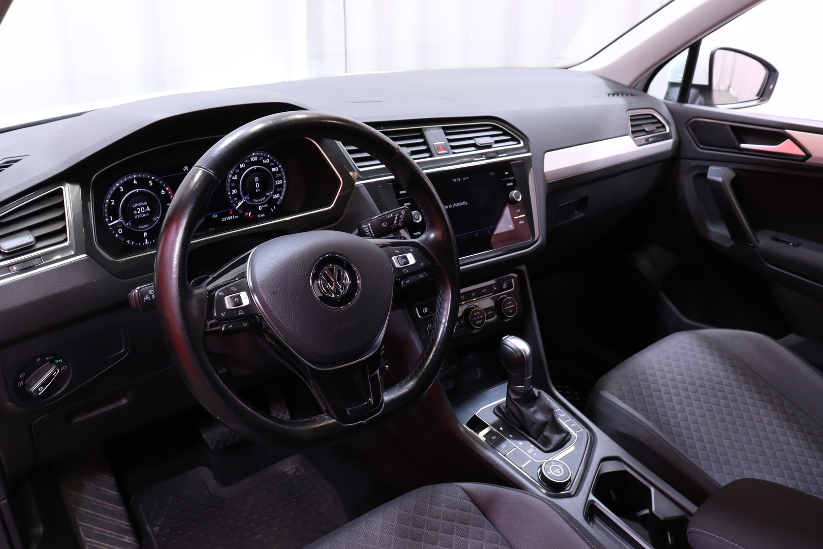 Volkswagen - Tiguan - Comfortline 1,4 TSI 110 kW (150 hv) 4MOTION DSG-automaatti Winter Edition - Maastoauto