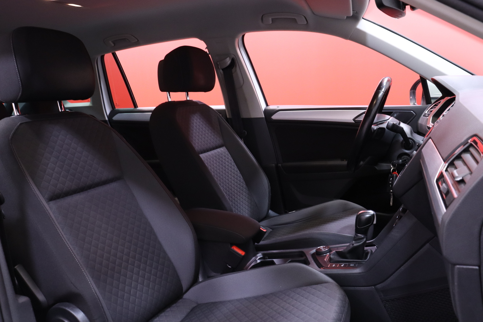 Volkswagen - Tiguan - Comfortline 1,4 TSI 110 kW (150 hv) 4MOTION DSG-automaatti Winter Edition - Maastoauto