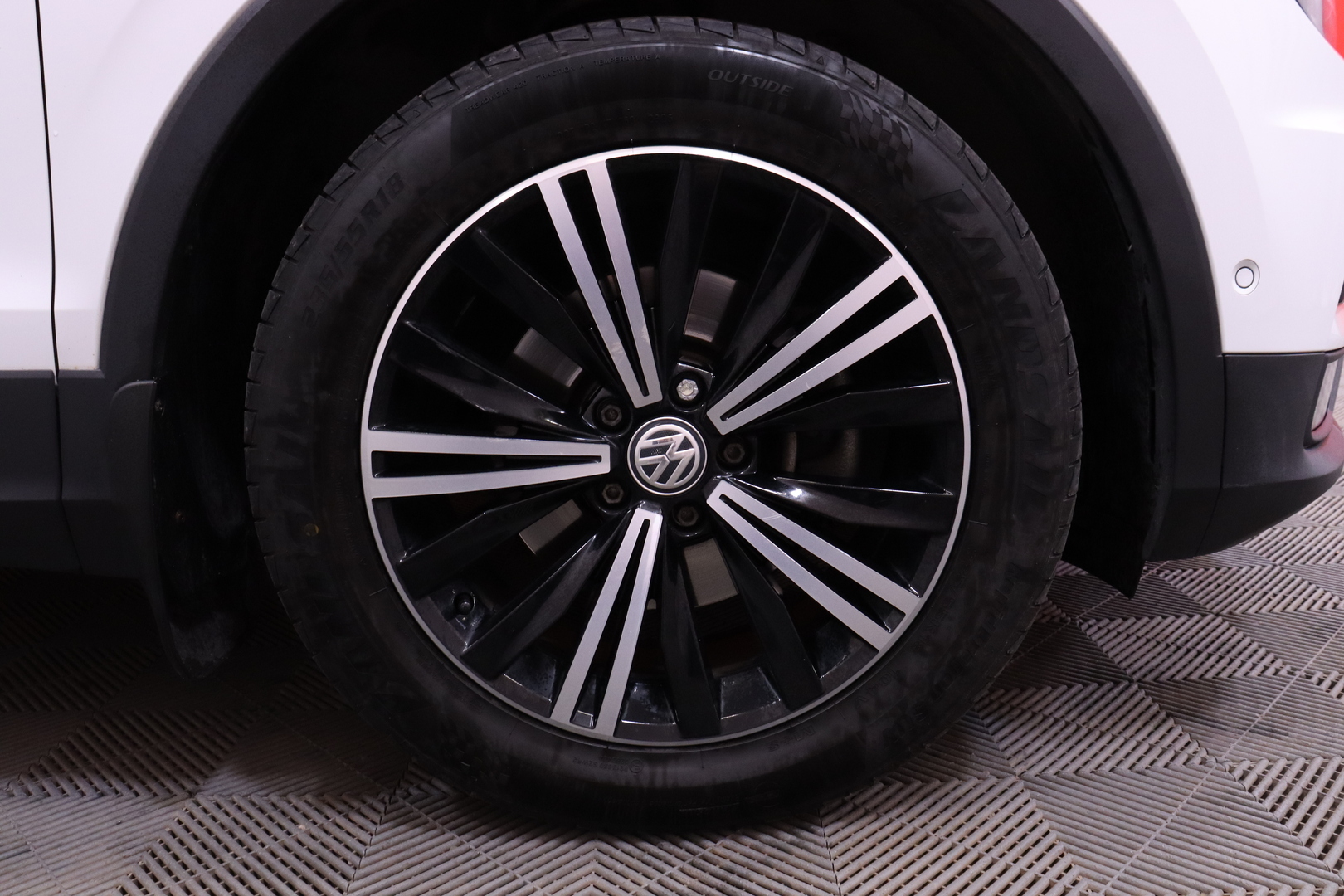 Volkswagen - Tiguan - Comfortline 1,4 TSI 110 kW (150 hv) 4MOTION DSG-automaatti Winter Edition - Maastoauto