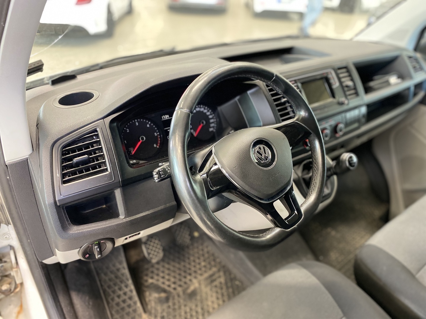 Volkswagen - Transporter - umpipakettiauto pitkä 2,0 TDI 75 kW EU5 - Pakettiauto
