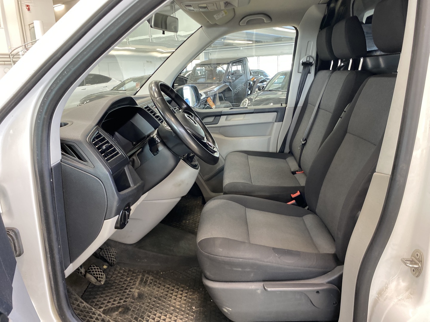 Volkswagen - Transporter - umpipakettiauto pitkä 2,0 TDI 75 kW EU5 - Pakettiauto