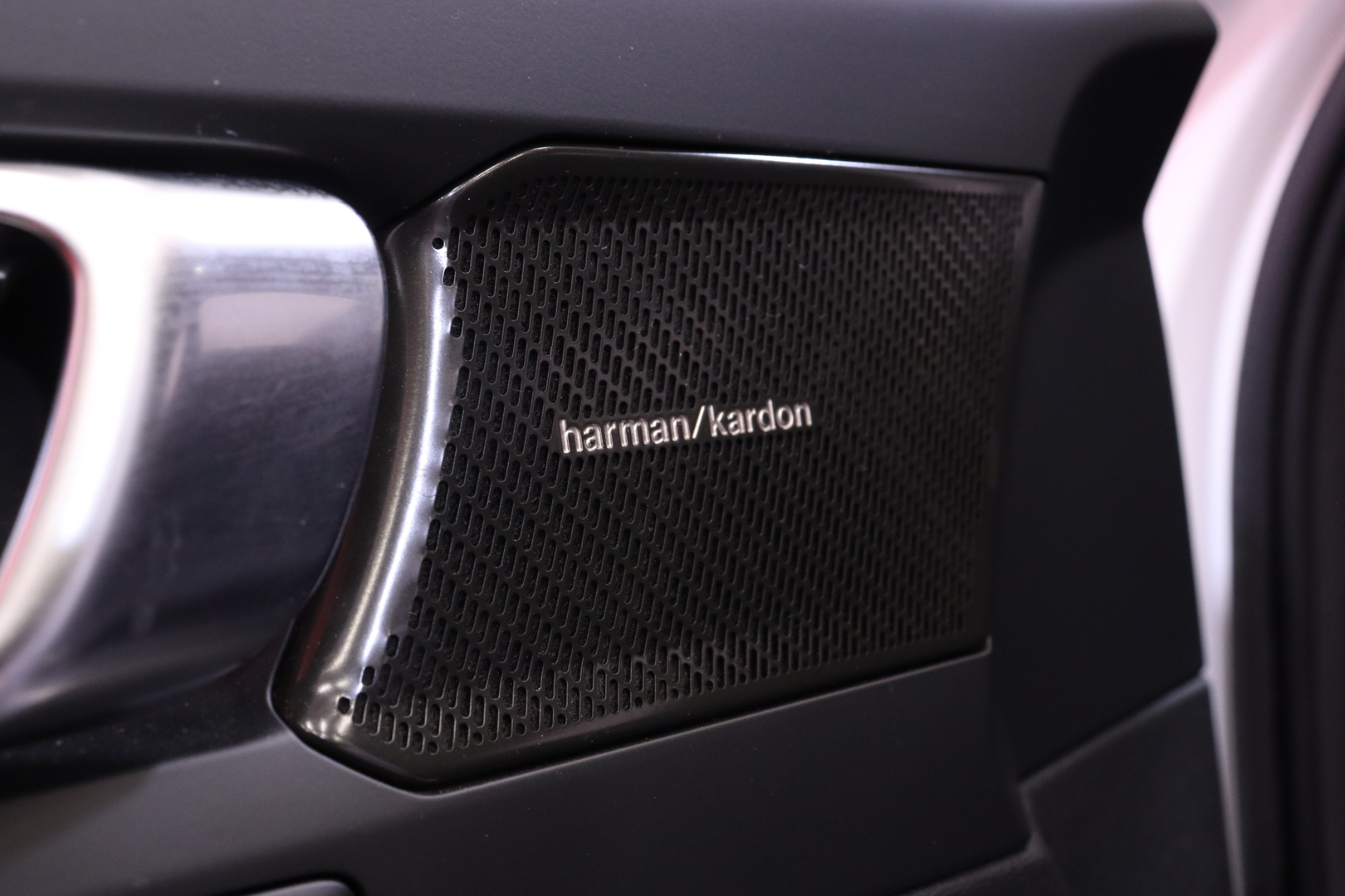 Volvo - C40 - Recharge Ultimate aut - Maastoauto