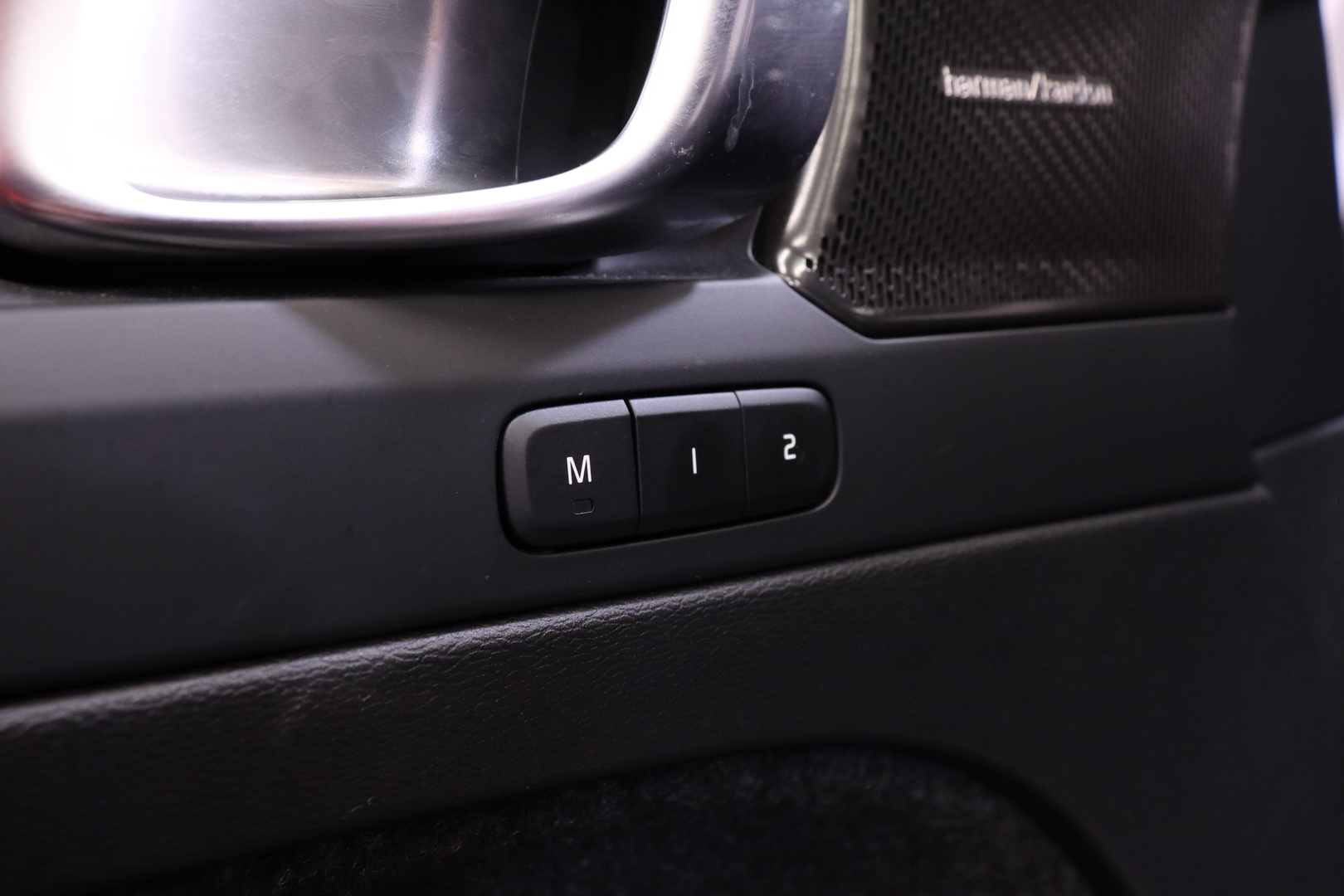 Volvo - C40 - Recharge Ultimate aut - Maastoauto