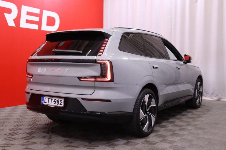 Volvo EX90