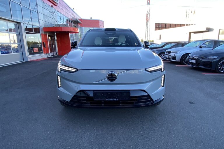 Volvo EX90