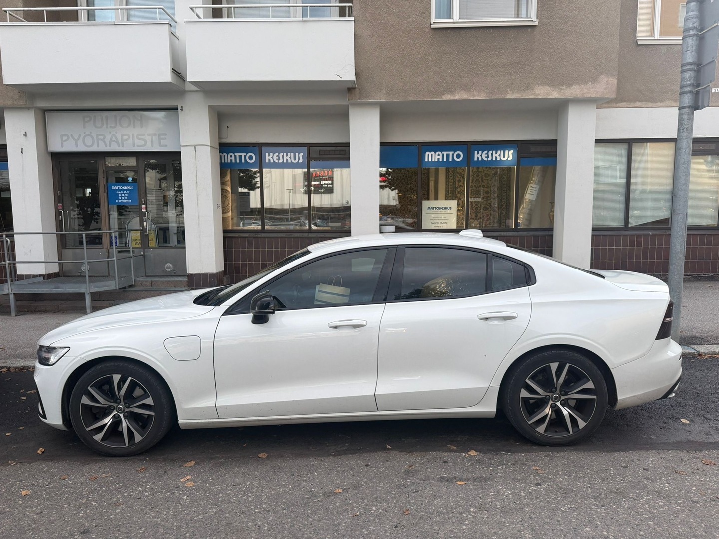 Volvo - S60 - T8 TwE AWD Business R-Design aut - Sedan