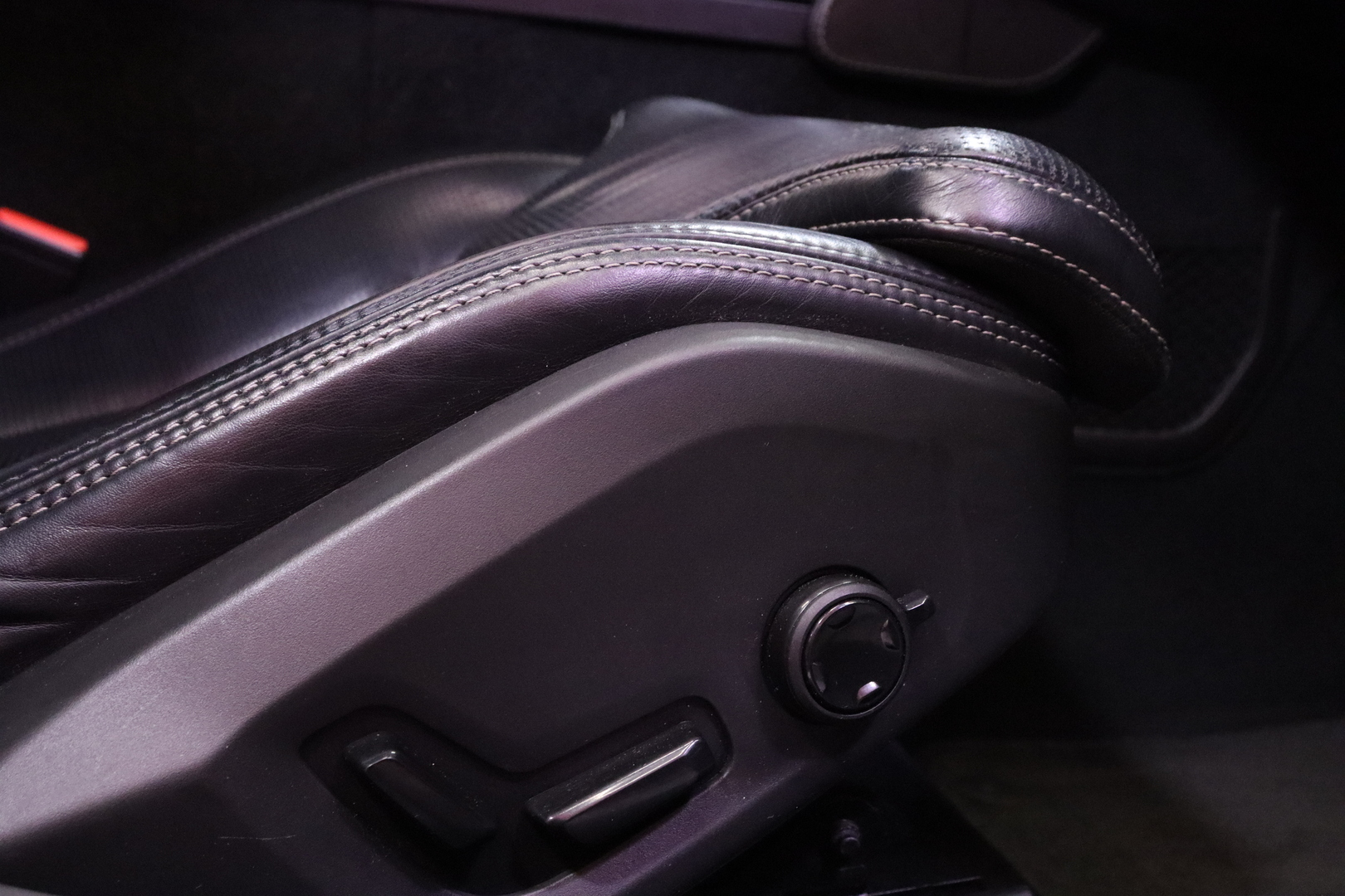 Volvo - S90 - T8 AWD Inscription Plus aut // B&W / ACC / Webasto / Koukku / Hierovat Muistinahat / Pilot Assist / HUD / Panorama // - Sedan