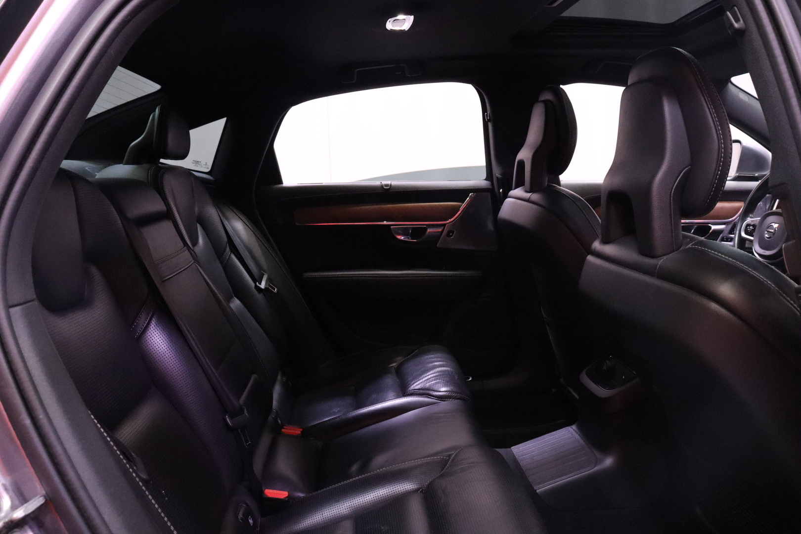 Volvo - S90 - T8 AWD Inscription Plus aut // B&W / ACC / Webasto / Koukku / Hierovat Muistinahat / Pilot Assist / HUD / Panorama // - Sedan