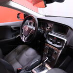 Volvo - V40 Cross Country - D2 Business aut / Myydään huutokaupat.com - Viistoperä