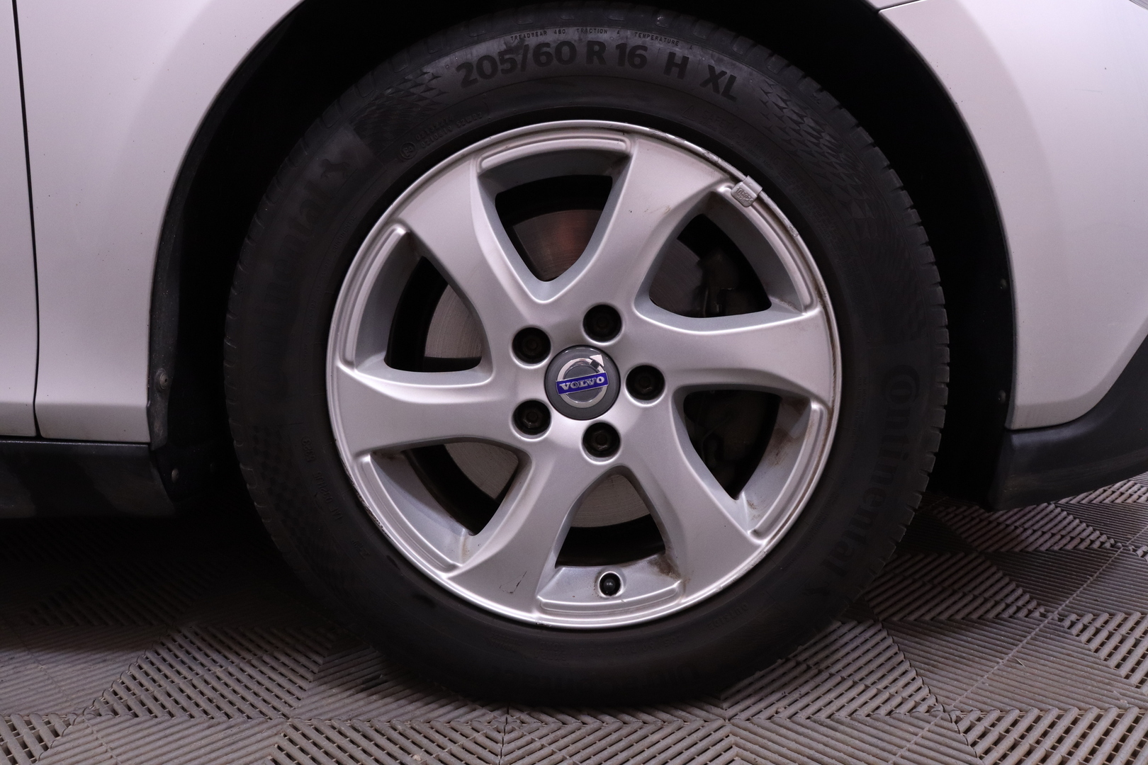 Volvo - V40 Cross Country - D2 Business aut / Myydään huutokaupat.com - Viistoperä