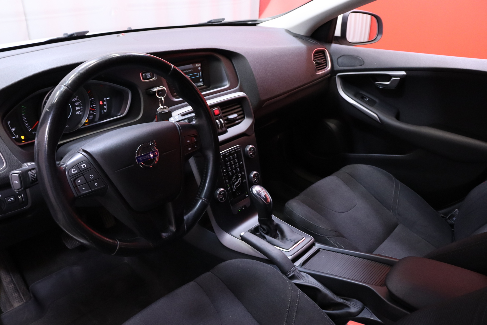 Volvo - V40 - D2 Kinetic aut - Viistoperä