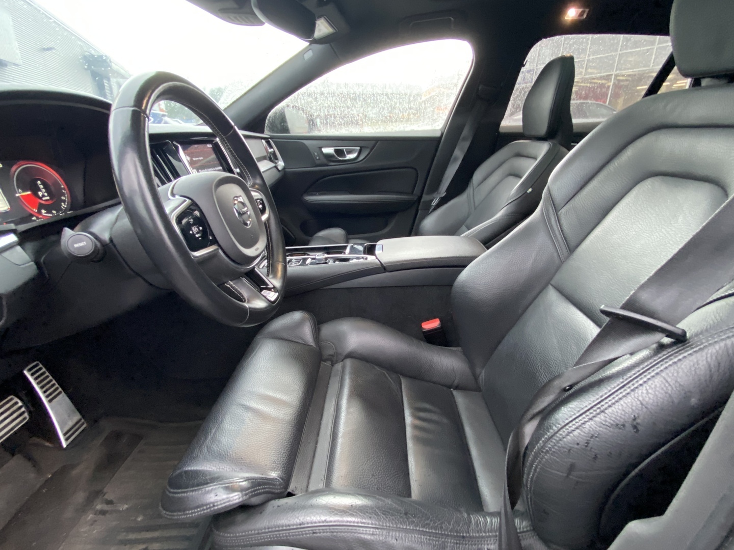 Volvo - V60 - T6 AWD Business R-Design aut - Farmari